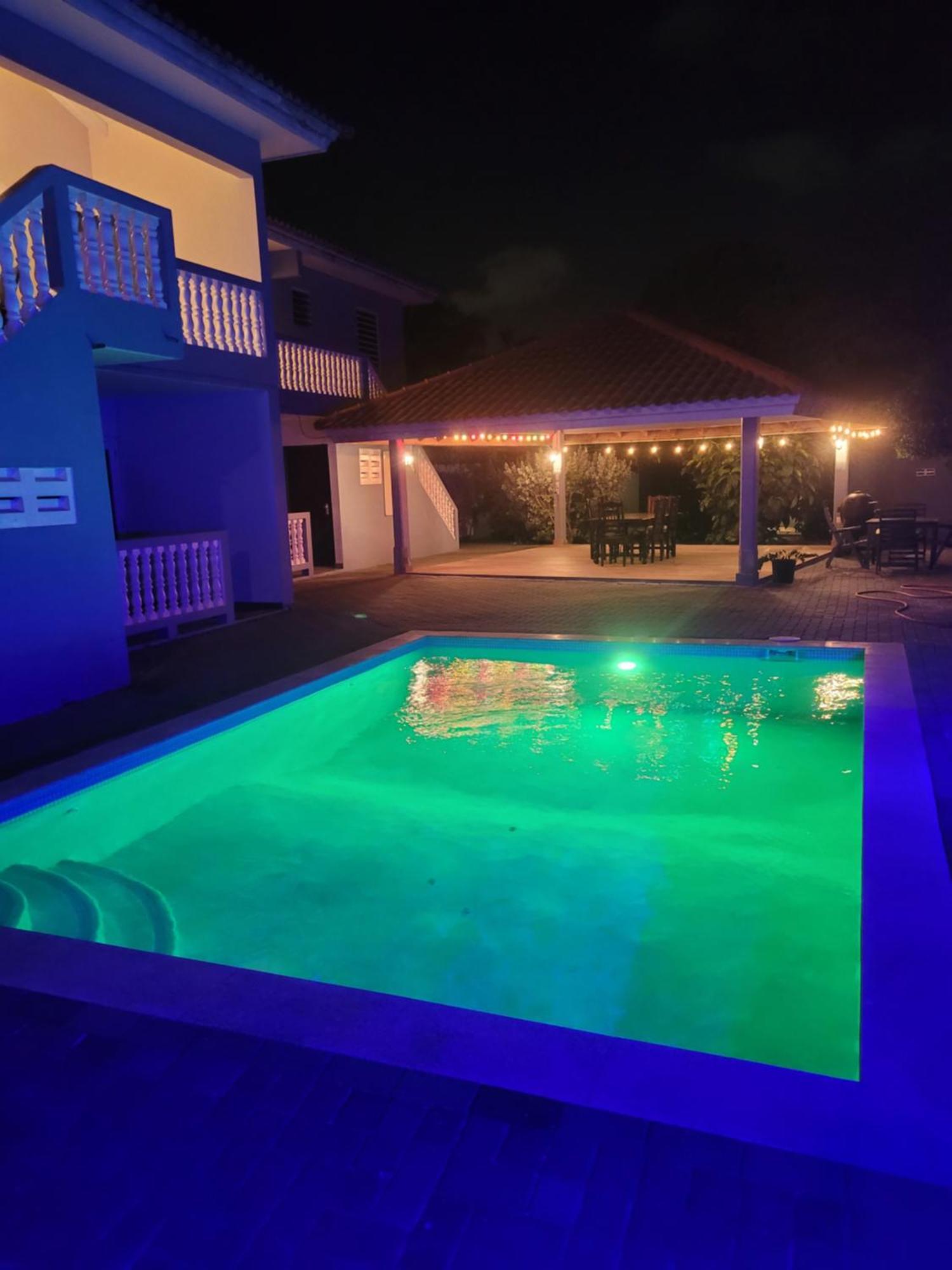 Cattleya Apartments Curacao ウィレムスタッド エクステリア 写真